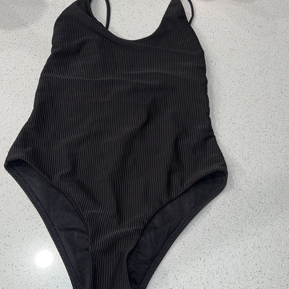 LA HEARTS SOLID LOW BACK ONE PIECE: Ribbed - Picture 4 of 5